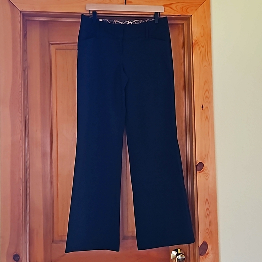 Express Design Studio Womens dress pants. Editor cut. Wide Leg. Size 6